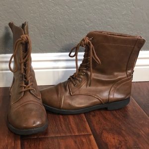 Women’s brown boots